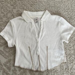 BDG Crop top, 3 buttoms, cream/white with tan piping S/P